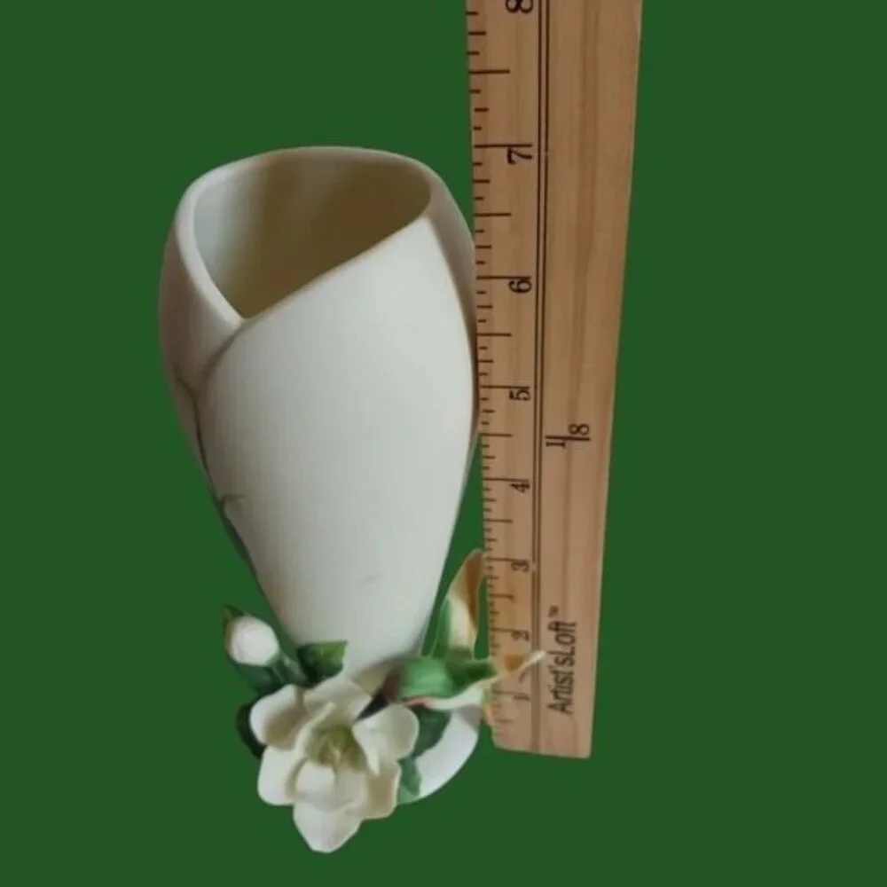 Vase with 3d hummingbird and a flower cottage decor cream & green colors